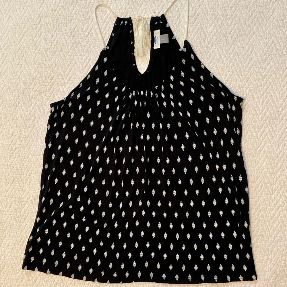 Black and White Patterned Women's Top